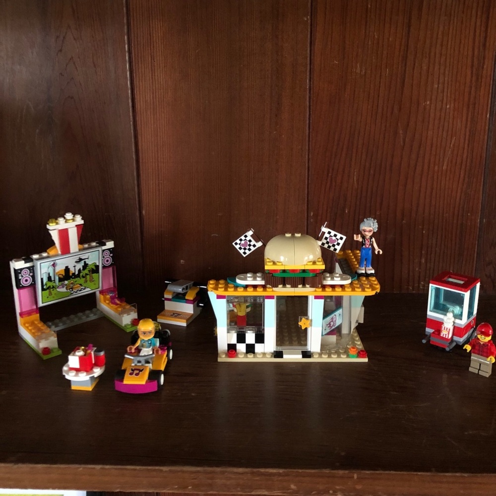 Friends Drifting Diner & Popcorn Cart